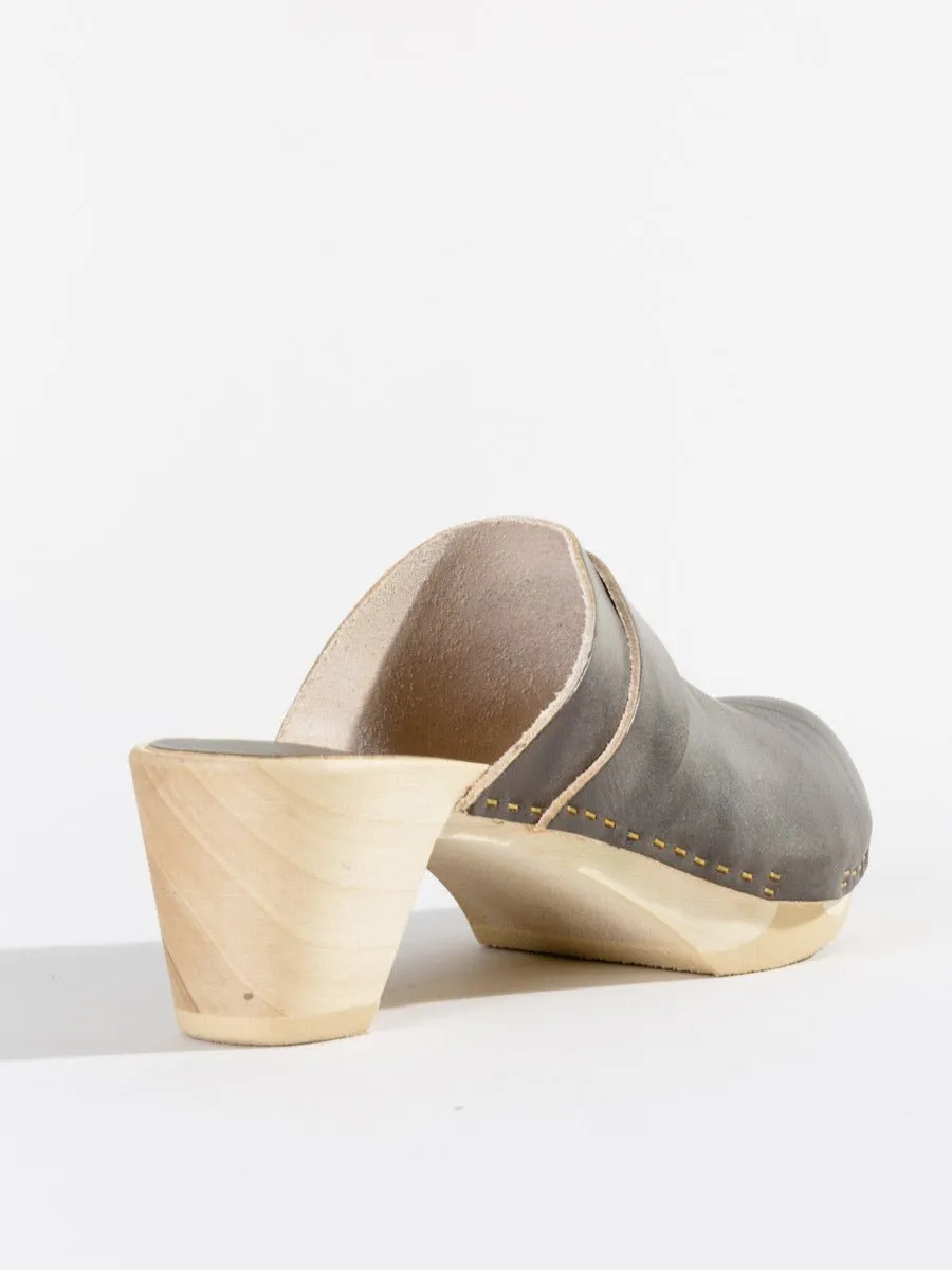 closed toe clog - kaki