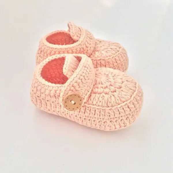 Crochet Baby Booties Light Pink