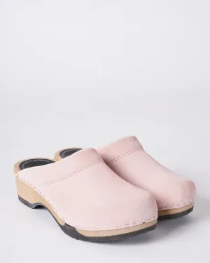 embla clog - salmon suede