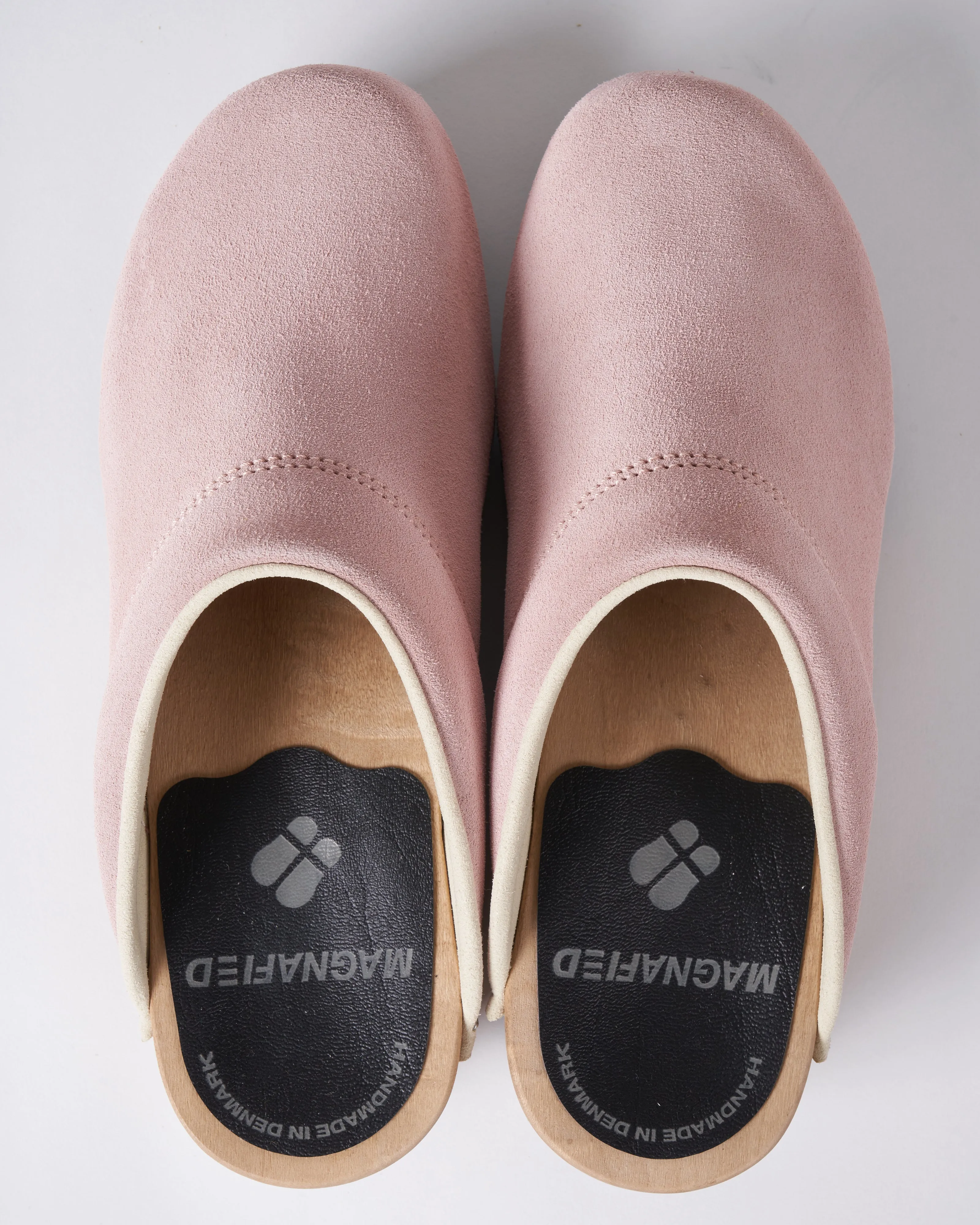 embla clog - salmon suede